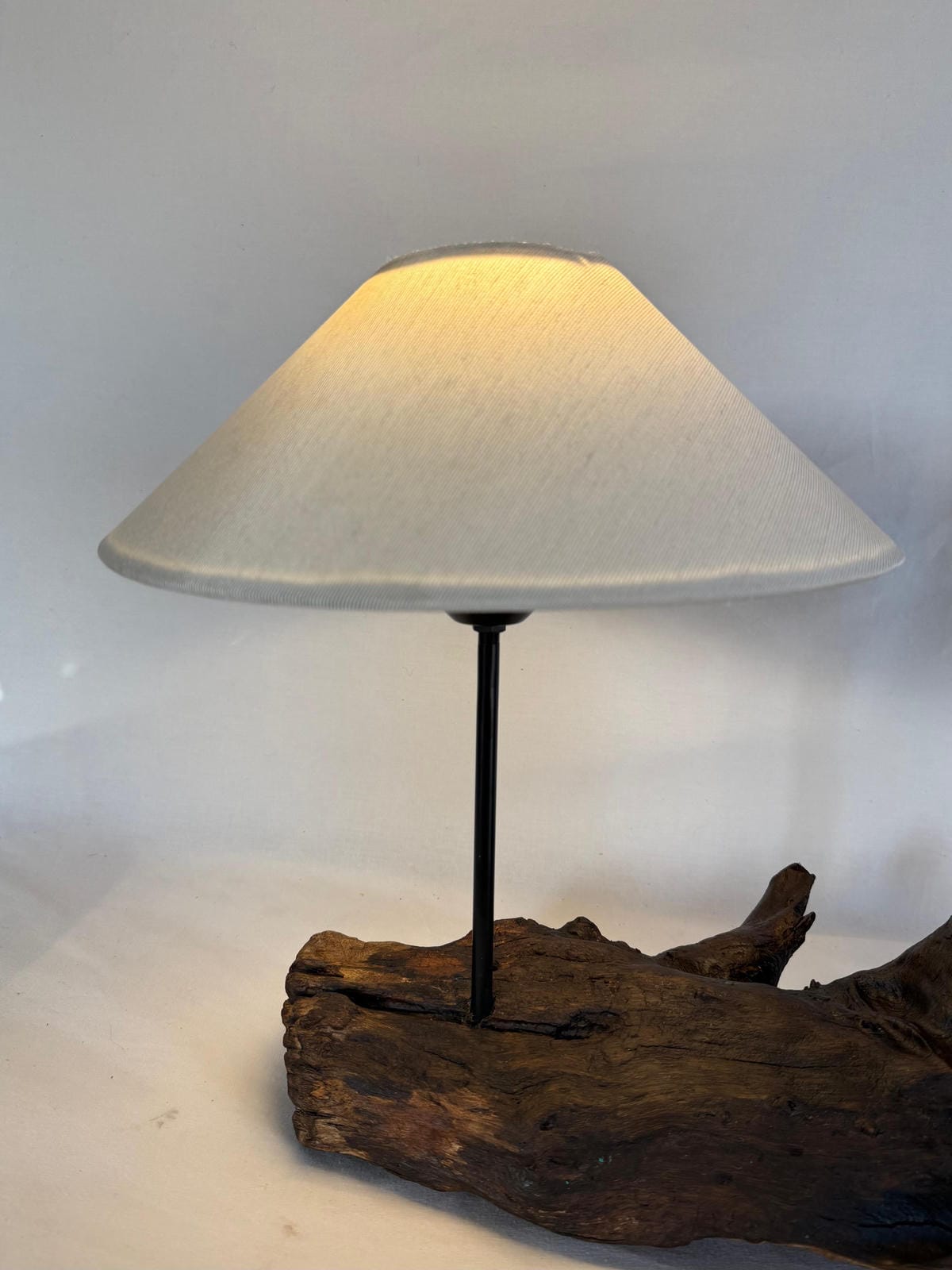 The Willow Reach Lamp - Ghaaroon
