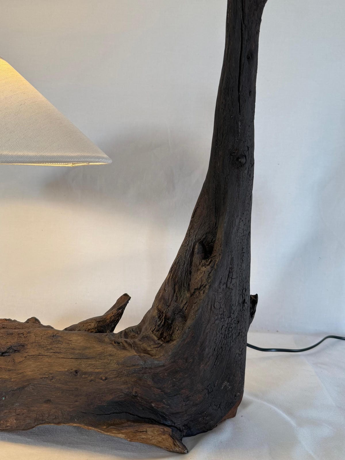 The Willow Reach Lamp - Ghaaroon