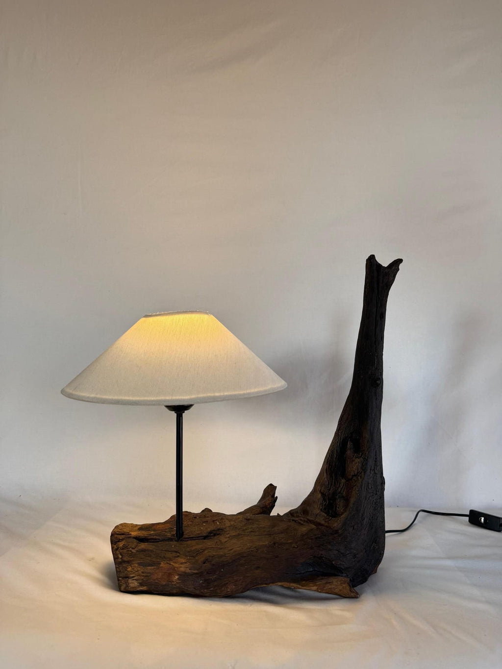 The Willow Reach Lamp - Ghaaroon